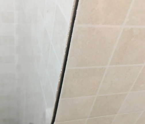 梧州瓷砖空鼓维修公司分享阳台瓷砖脱落的修复过程可以分为以下几个步骤
